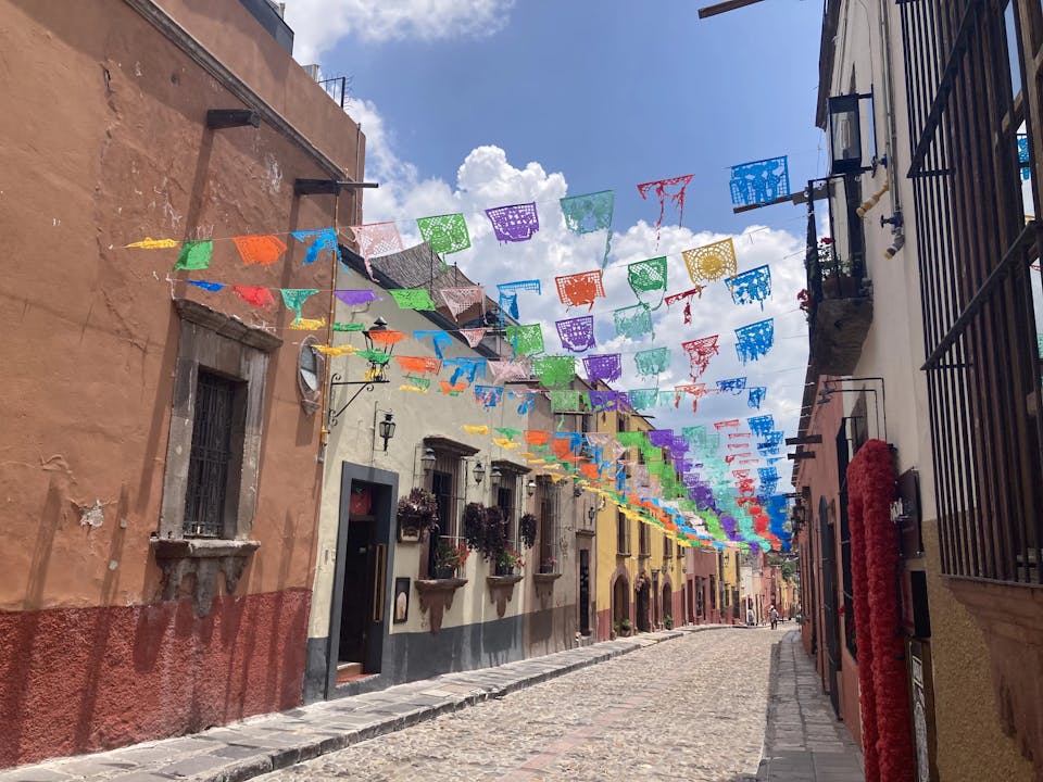 アジェンデ通り